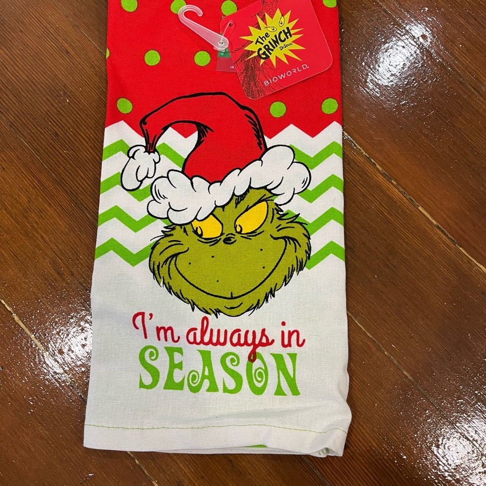Bioworld Grinch Holiday Towel - Red, Green, White